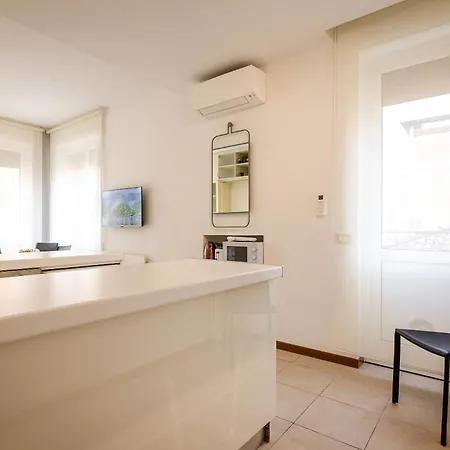 Large And Bright In The Heart Of Apartment
