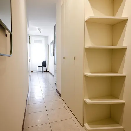 Large And Bright In The Heart Of Apartment *